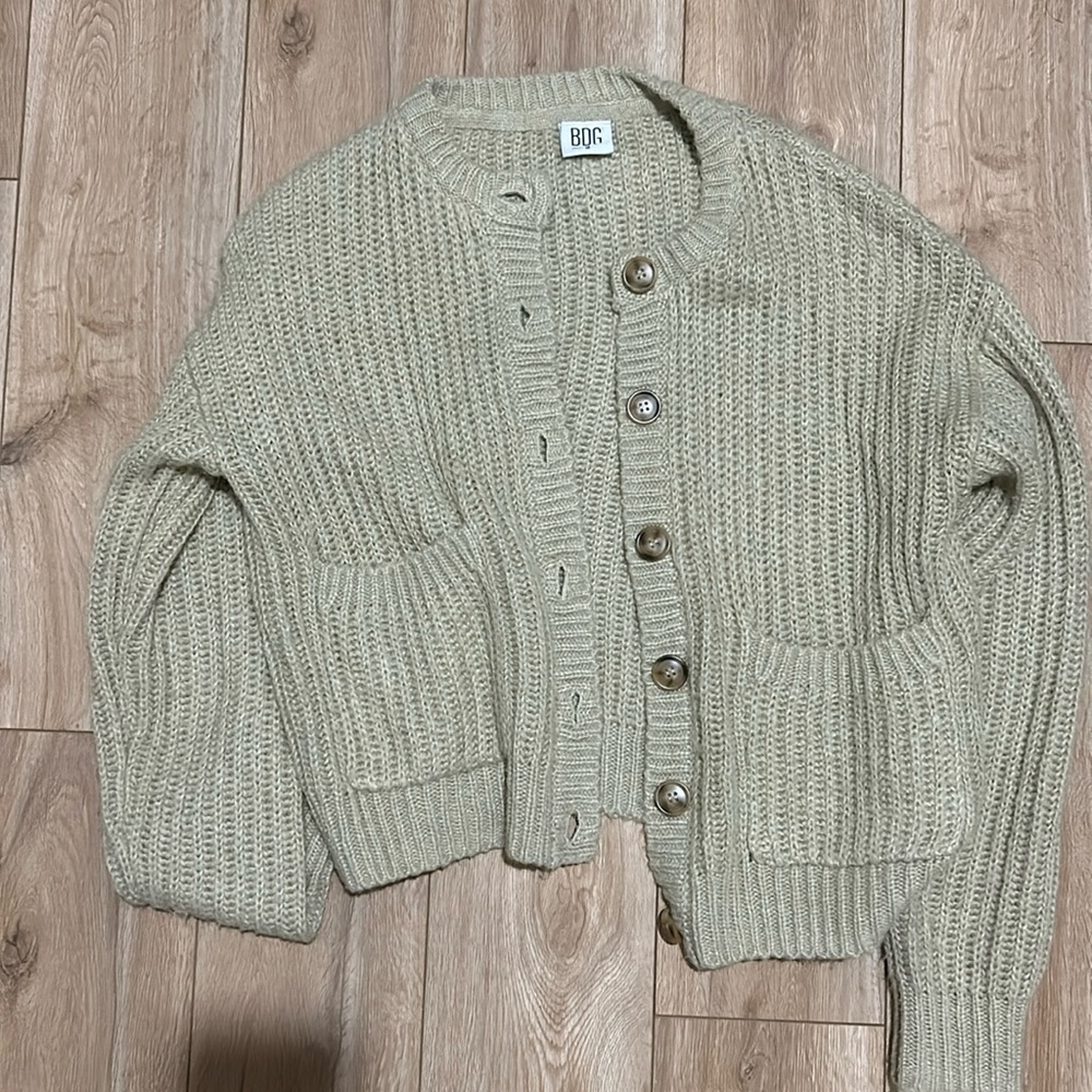 Never worn, beautiful beige sweater